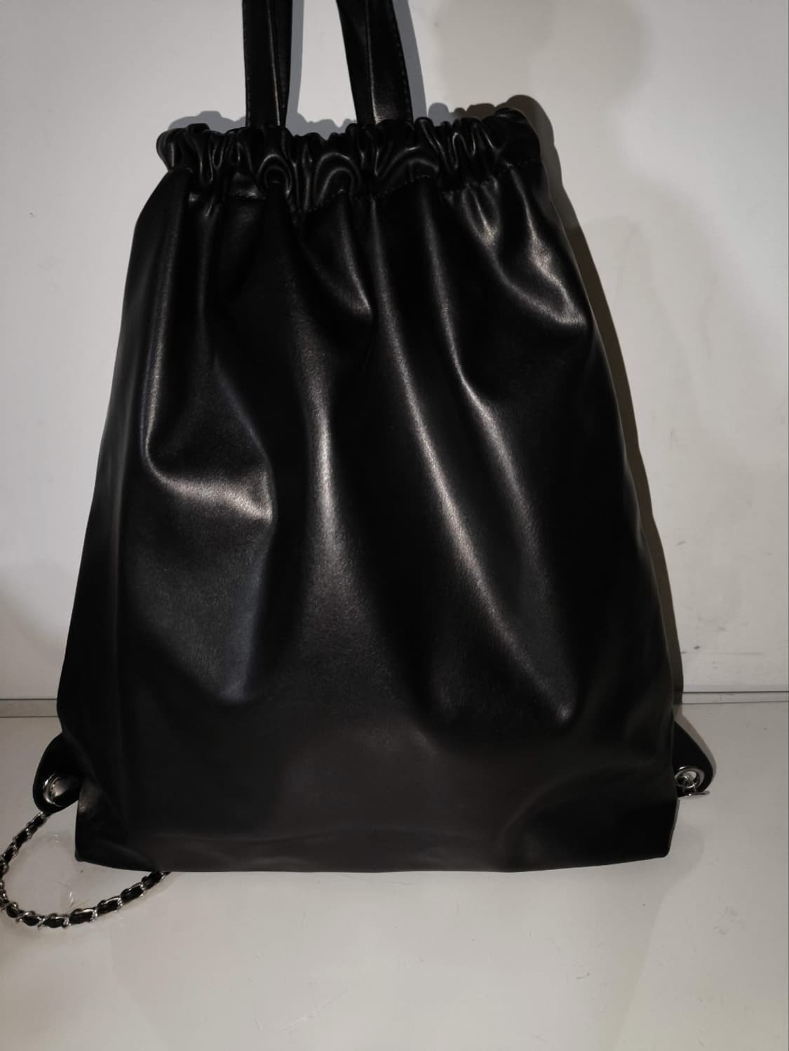 가죽 메탈체인 드로스트링 백팩 짐색 상품이미지2