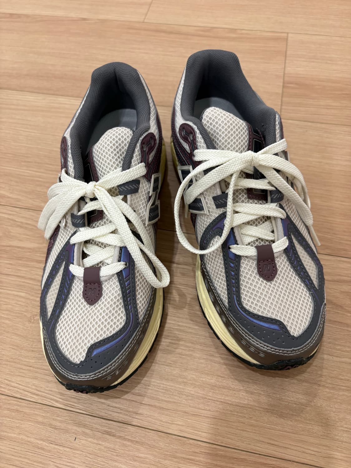 뉴발란스 1906R 운동화 240사이즈 상품이미지2