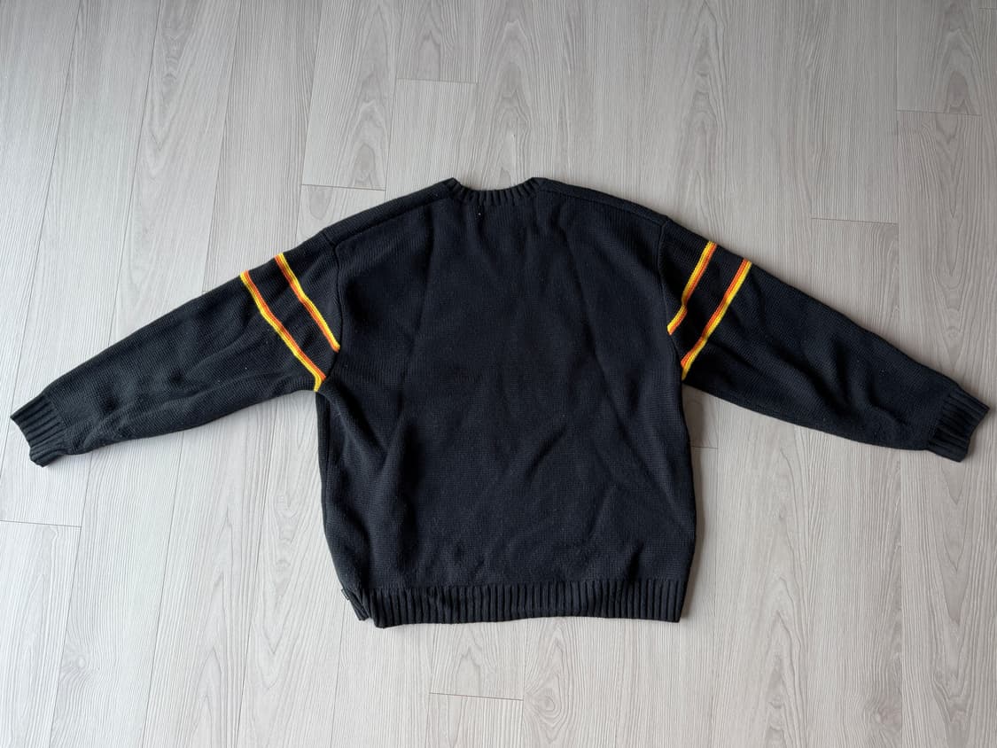 슈프림 체스트 스트라이프 스웨터 블랙 - 23FW XL 상품이미지2