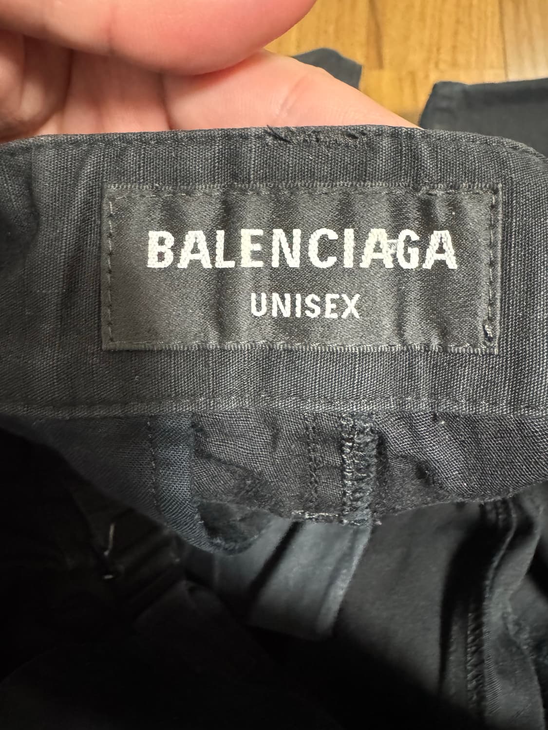 발렌시아가 22SS 멀티 비대칭 카고팬츠 블랙 48 상품이미지4