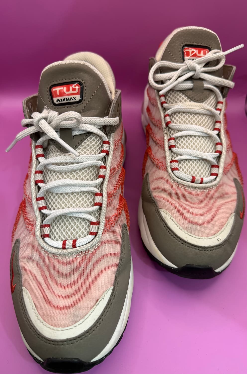 [나이키 에어맥스 TW] 스타일과 편안함의 완벽한 조화 상품이미지2