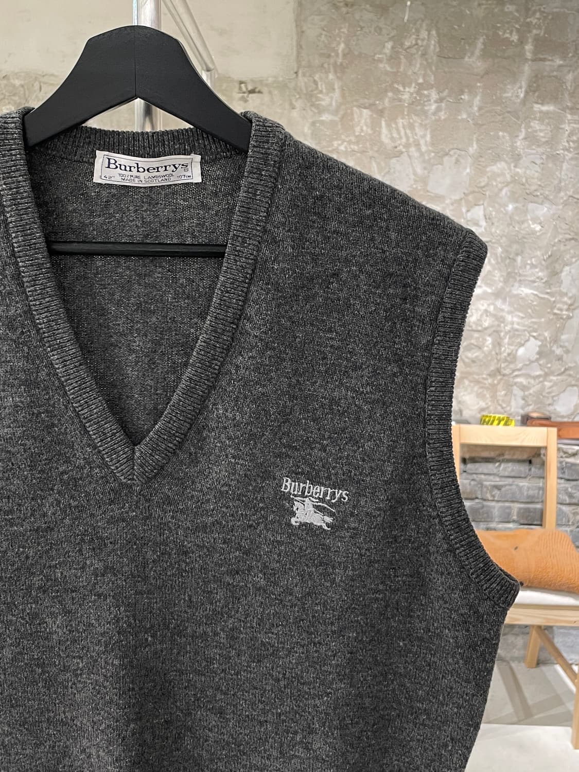 버버리 멜란지 그레이 기마로고 V넥 울 베스트 상품이미지3