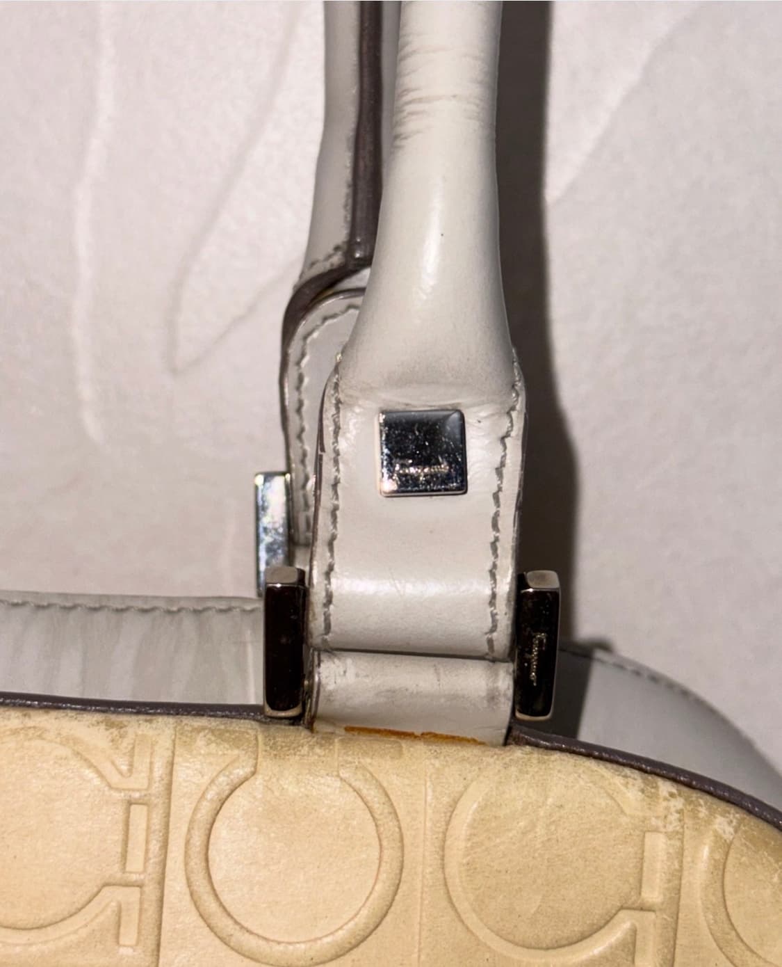 Salvatore Ferragamo ivory shoulder bag 상품이미지6