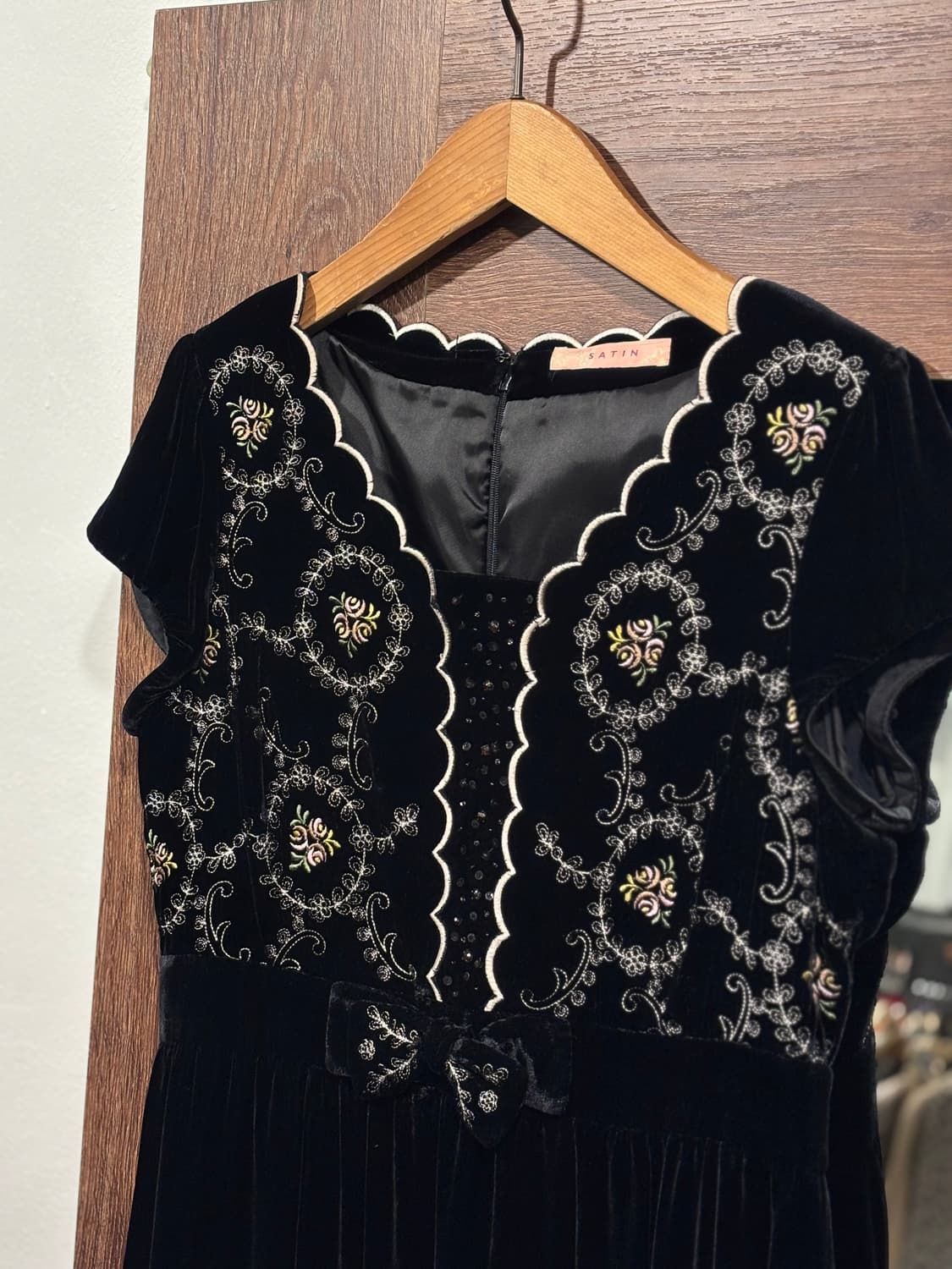 일본 로맨틱 빈티지 블랙 벨벳 캡소매 자수 원피스 로판 상품이미지8