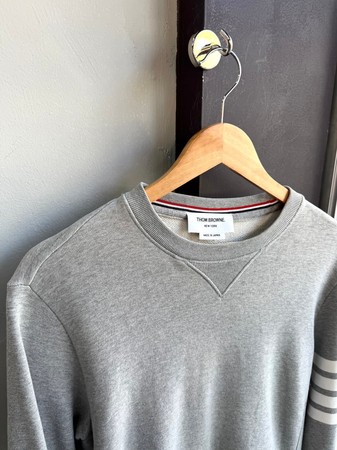 95~97/ 톰브라운 사선완장 그레이 맨투맨 상품이미지4