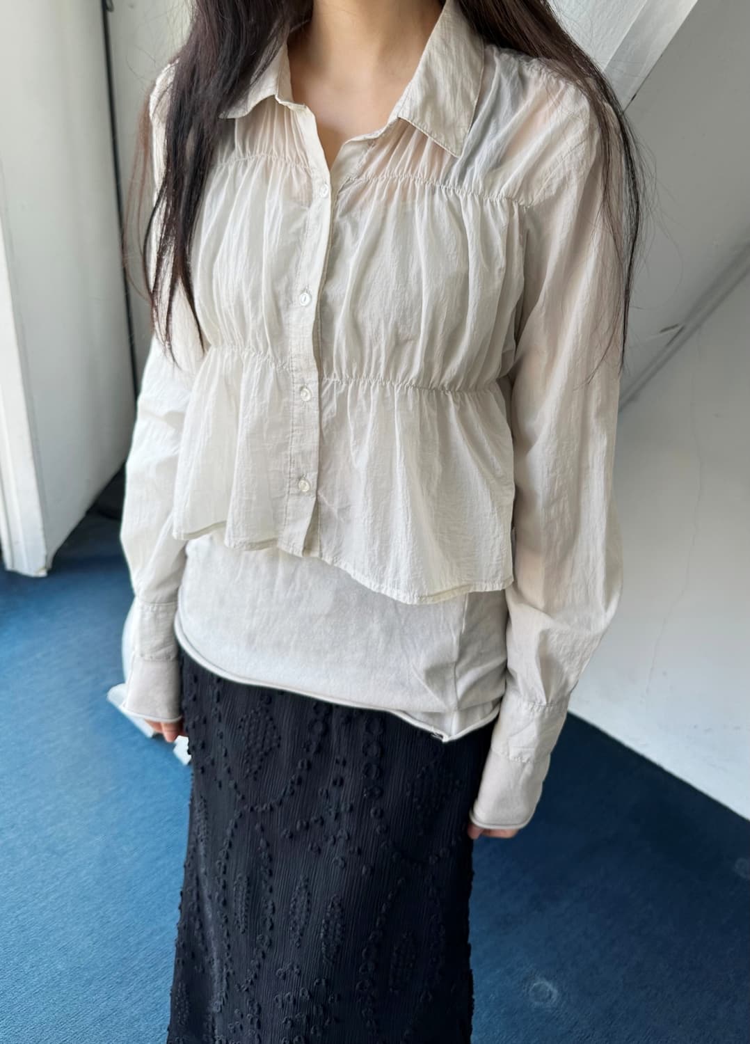 　 Sheer fabric design shirred blouse shi 상품이미지7