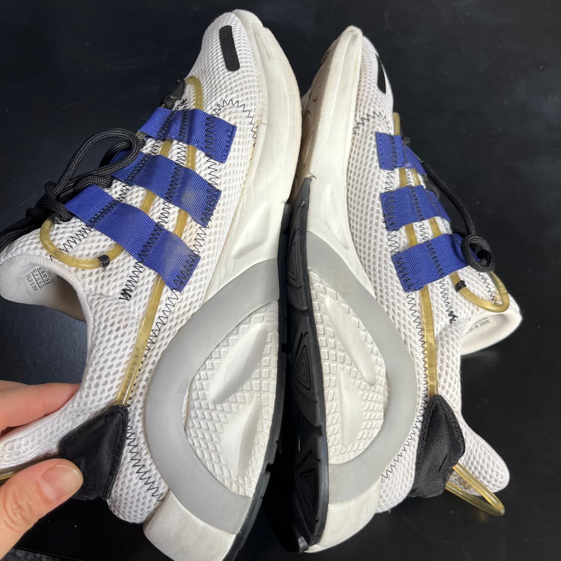 아디다스 오즈위고 트레킹화 us10 상품이미지3