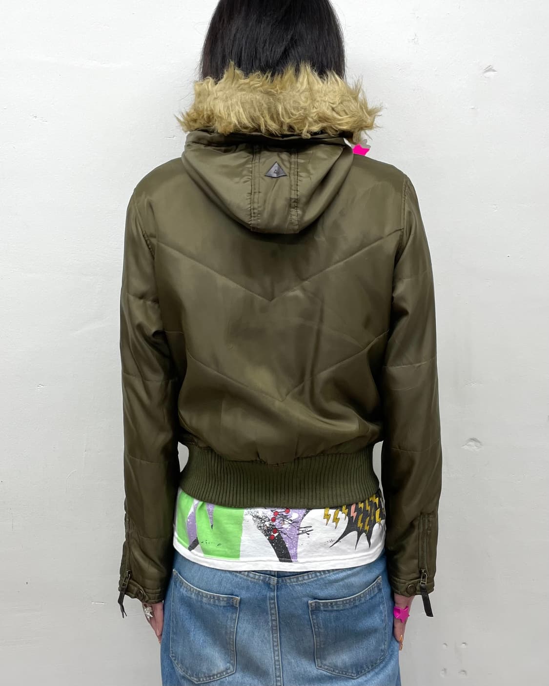 Two-Pocket Glossy Khaki Padded  상품이미지2