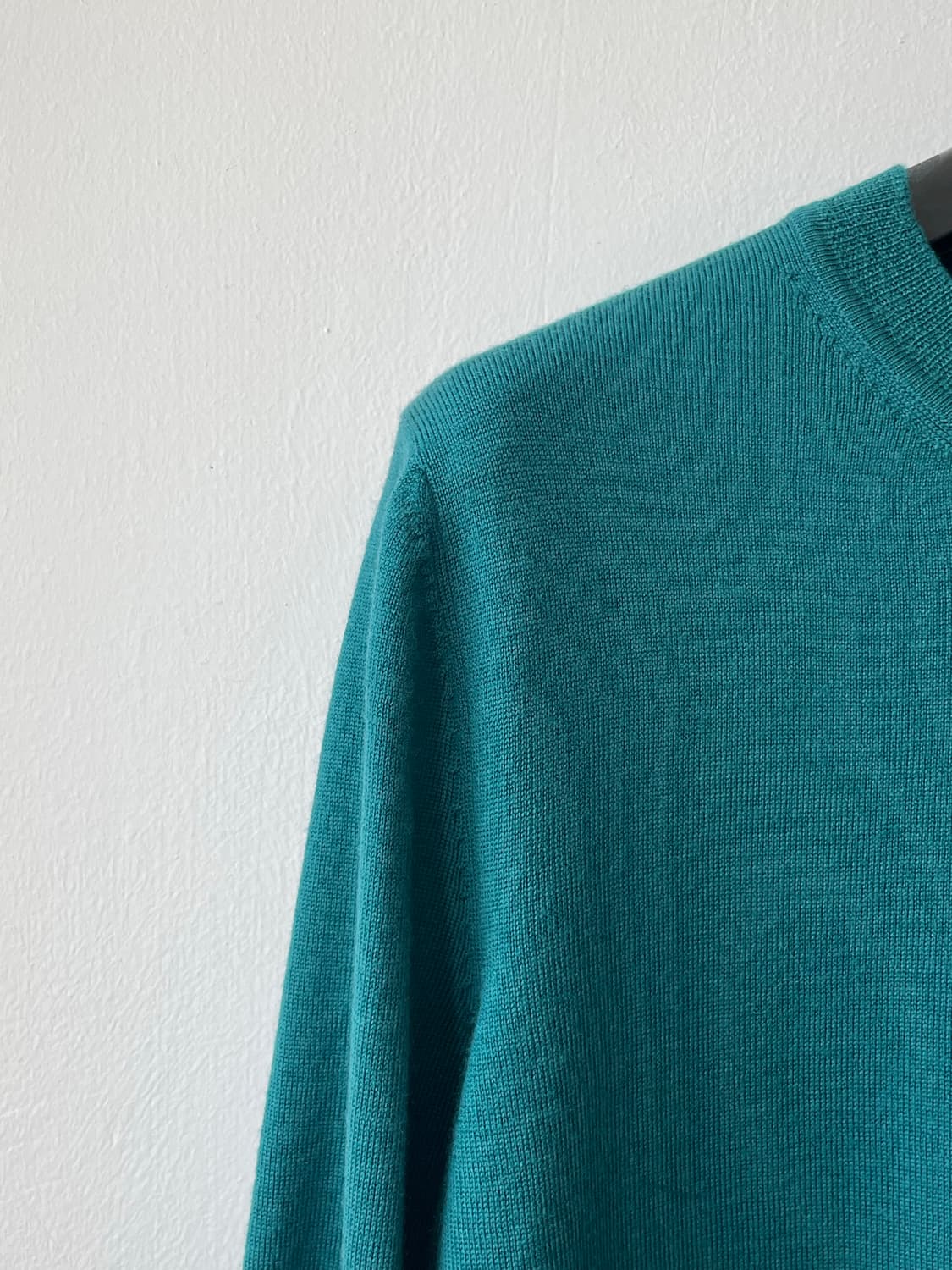 쉐입부티크 Premium WOOL Crew neck knit 블루그린 새 상품이미지9