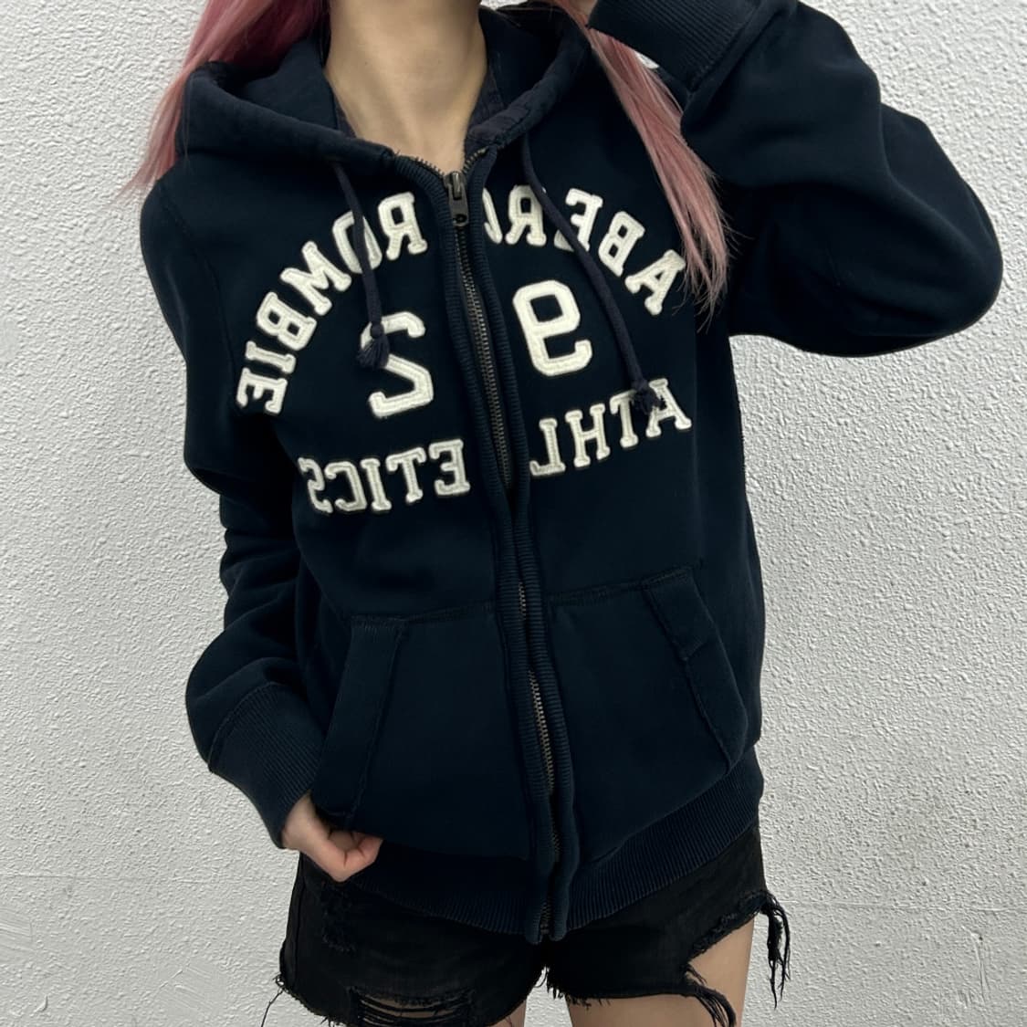 아베크롬비 센터로고 네이비 후드집업 M 상품이미지1