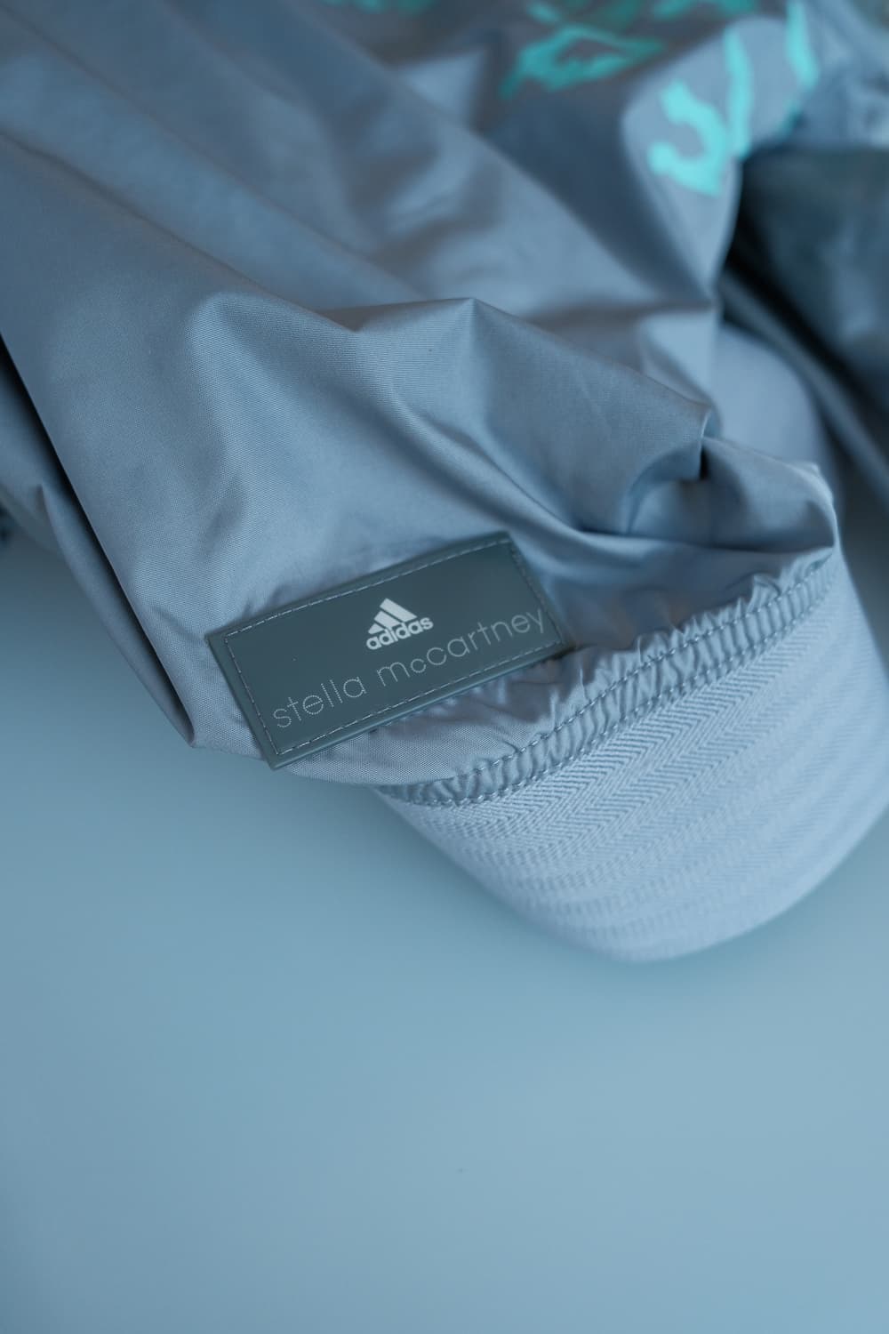 Stella McCartney x adidas Run Glow Jkt 상품이미지5