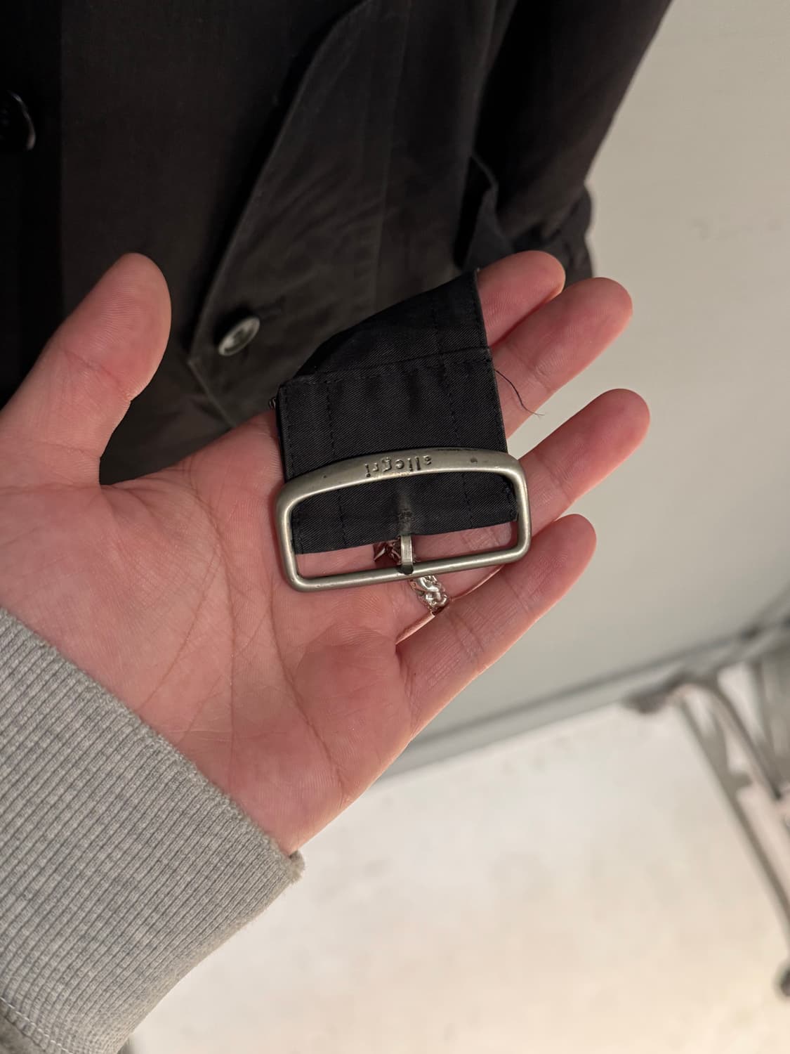 알레그리 벨티드 블랙 더블 트렌치코트 상품이미지8