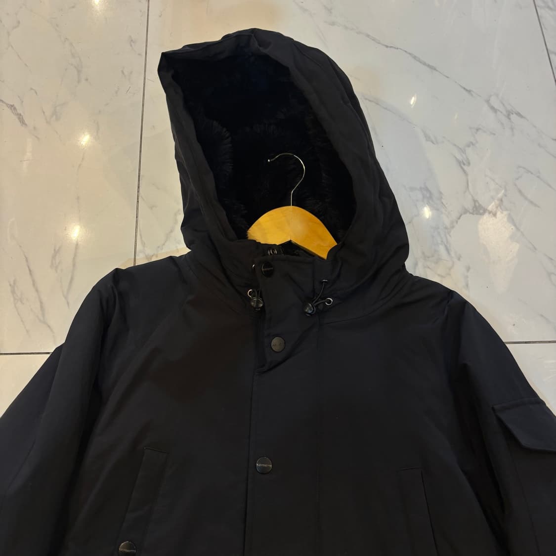 칼하트 패딩 검정 상품이미지3