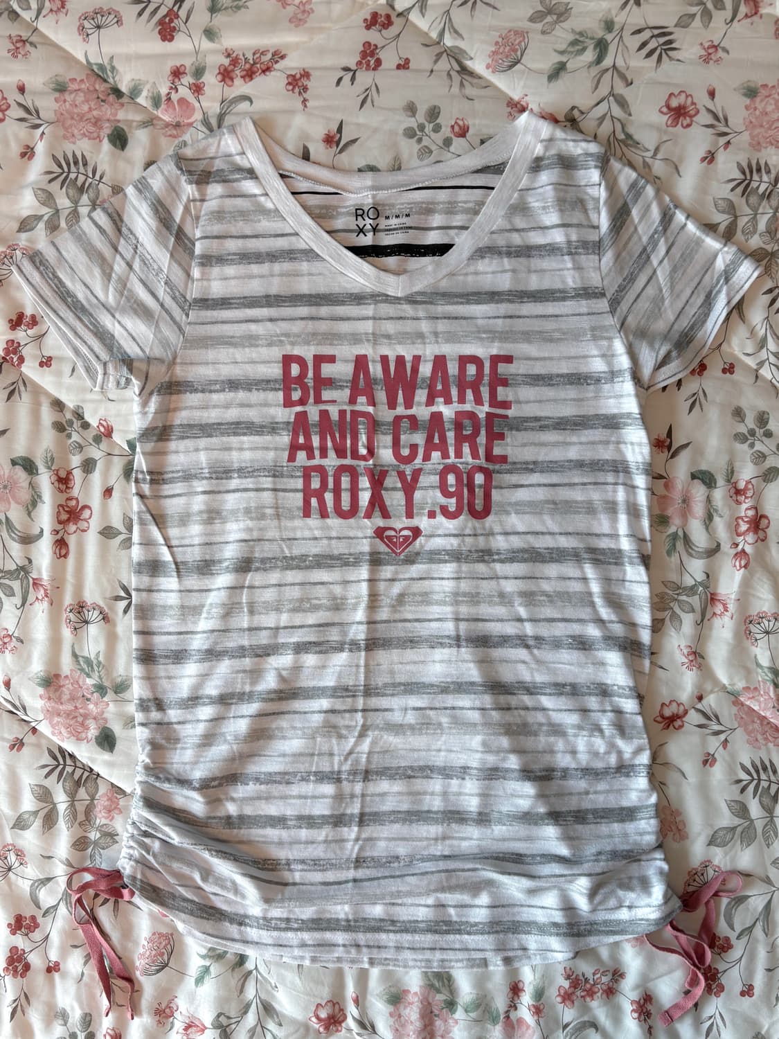 록시 반팔티 브이넥 스트라이프 셔링 리본 모리걸 상품이미지1