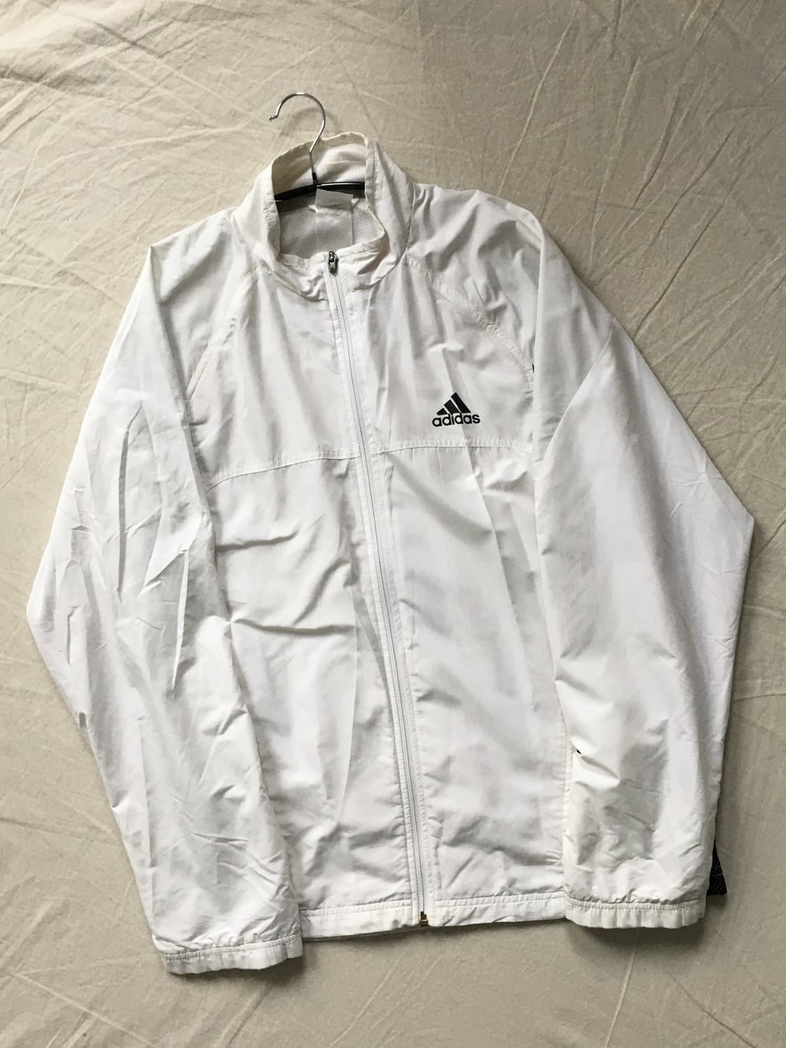 아디다스 삼선로고 바람막이 상품이미지3