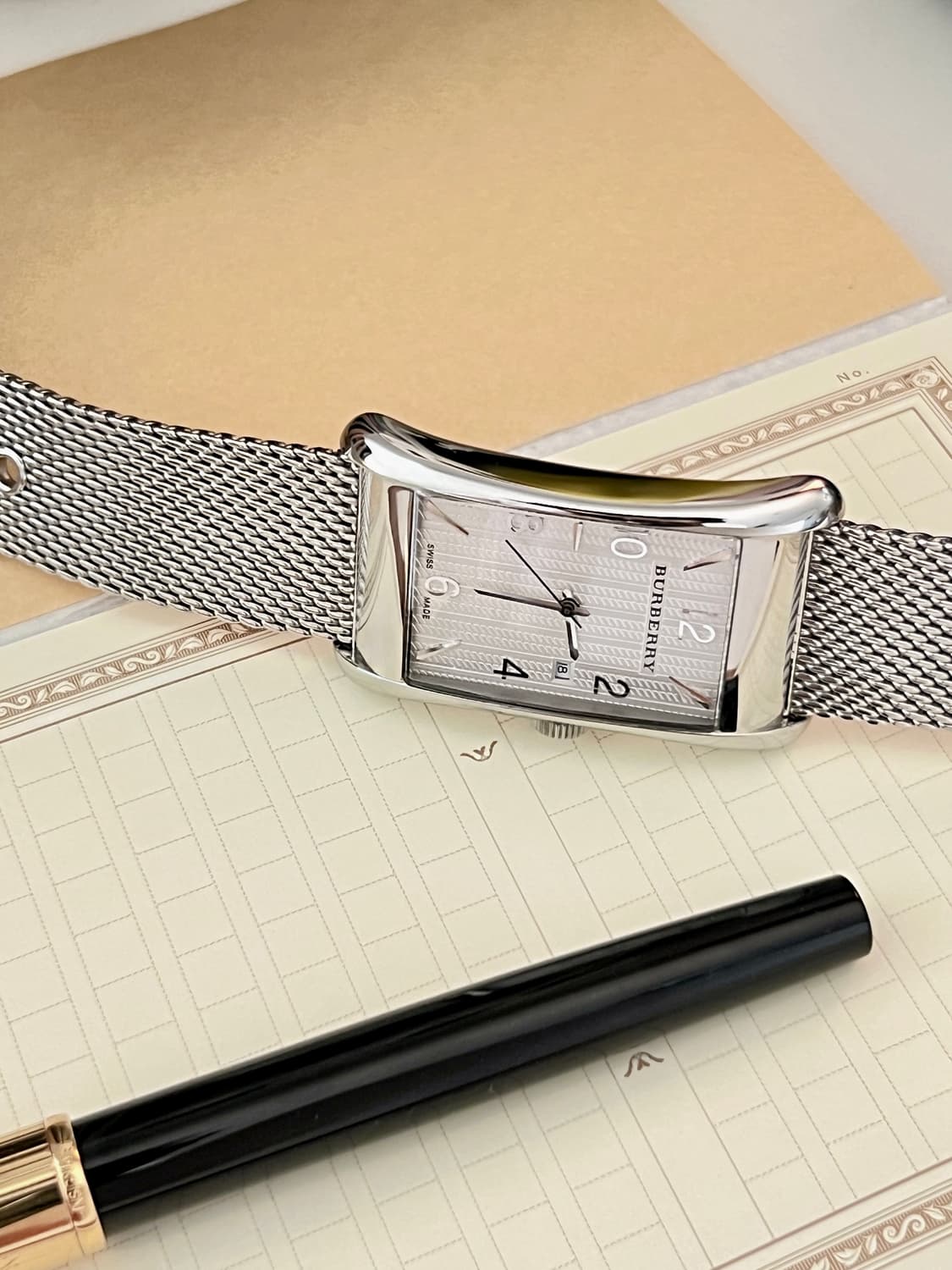 Burberry 렉탱글 매쉬 스트랩 남성 버버리 시계 상품이미지3
