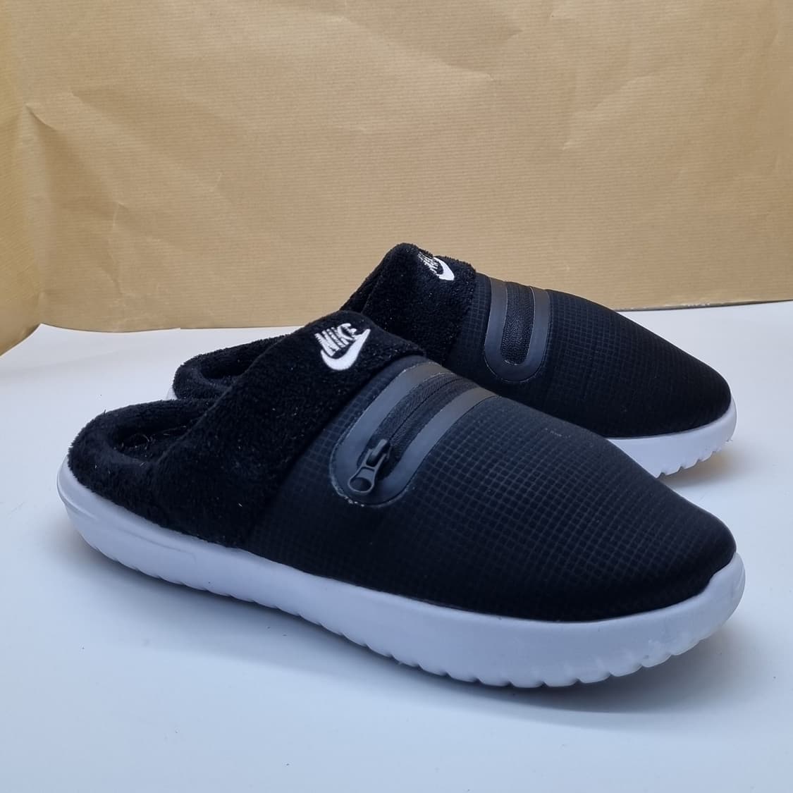 나이키 버로우 털슬리퍼250. 상품이미지1