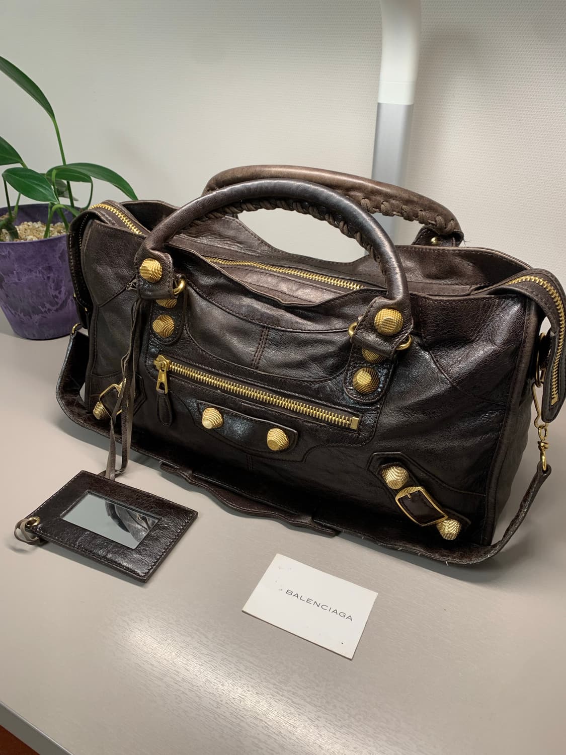 발렌시아가 클래식 모터백 엔틱브라운 상품이미지4