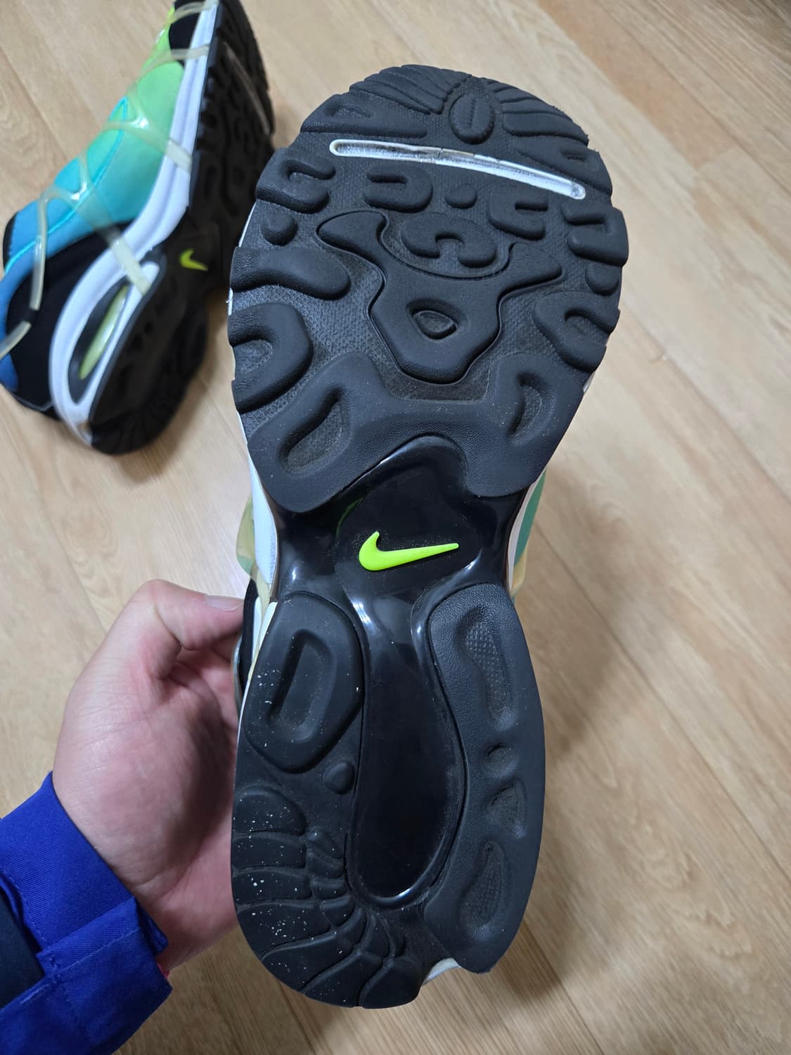 나이키 에어 쿠키니 레몬 베놈 275 상품이미지2