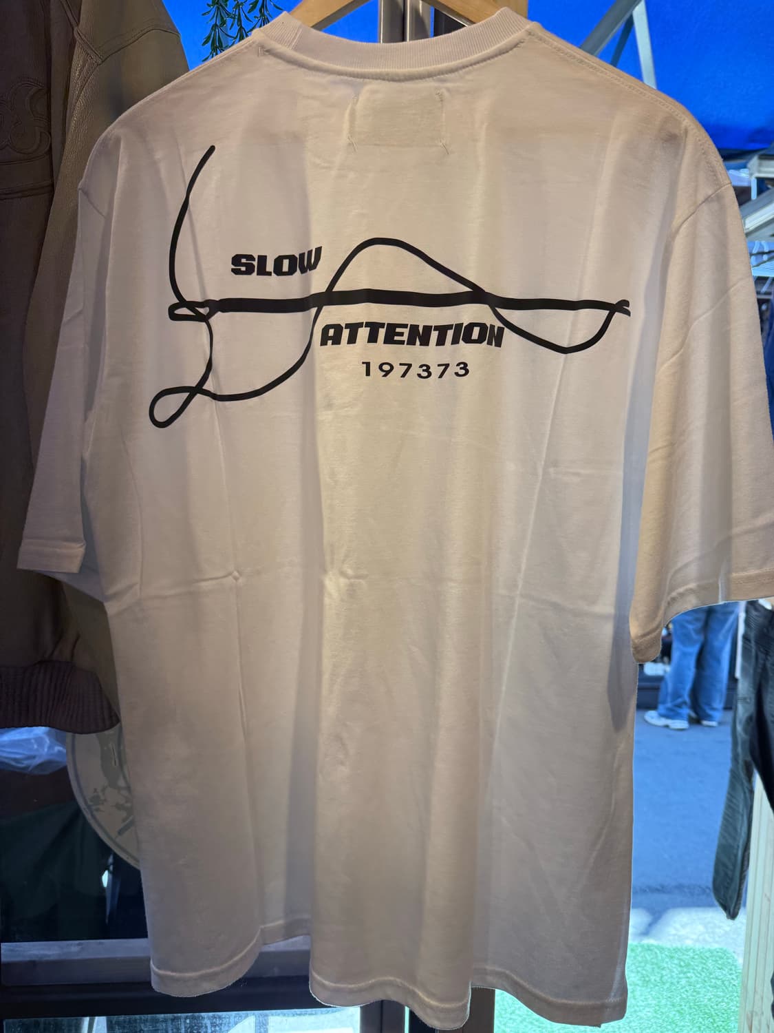 슬로우어텐션 화이트 반팔티 상품이미지5