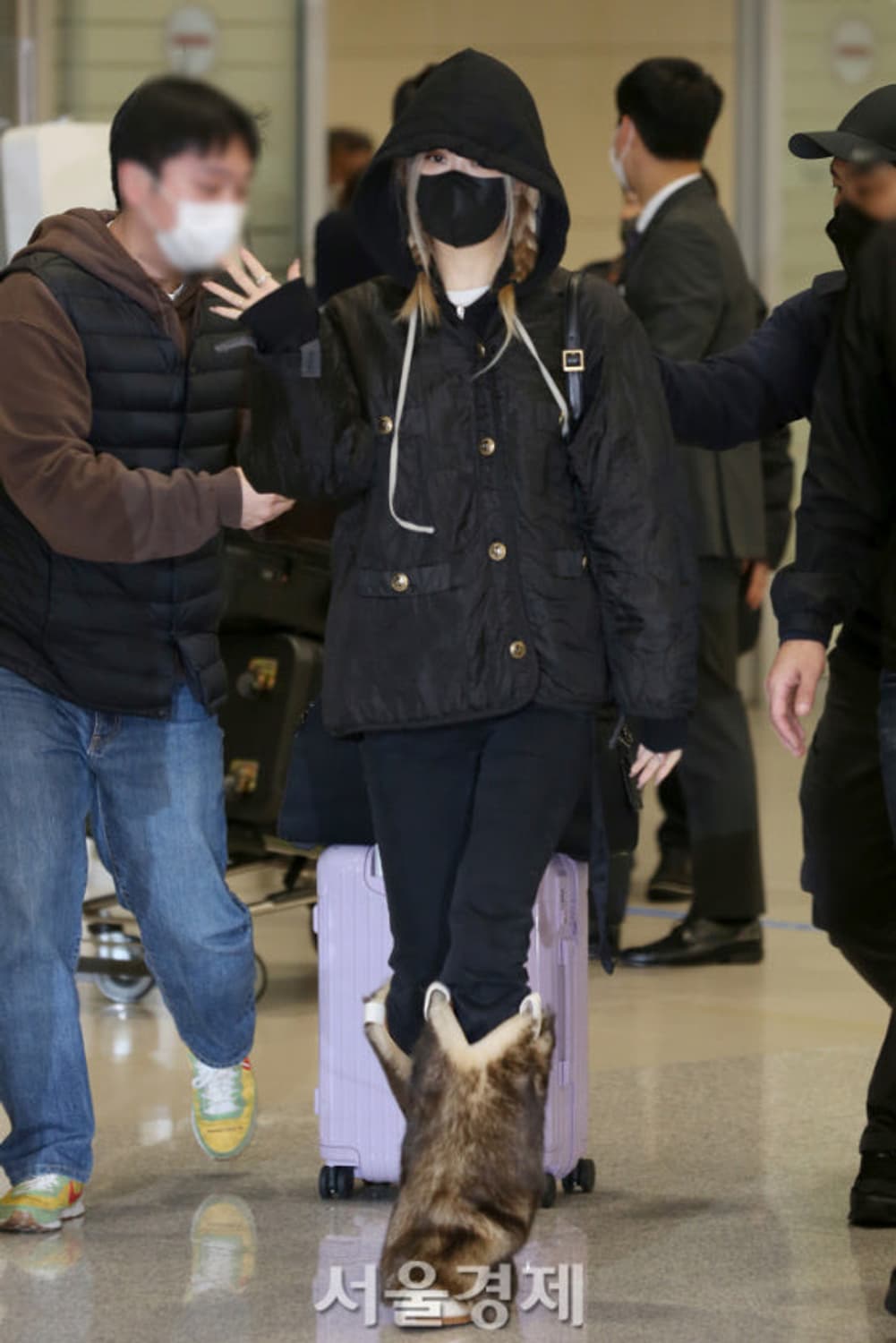 R13 고딕 라이너 자켓 깔깔이 로제 착용 상품이미지4