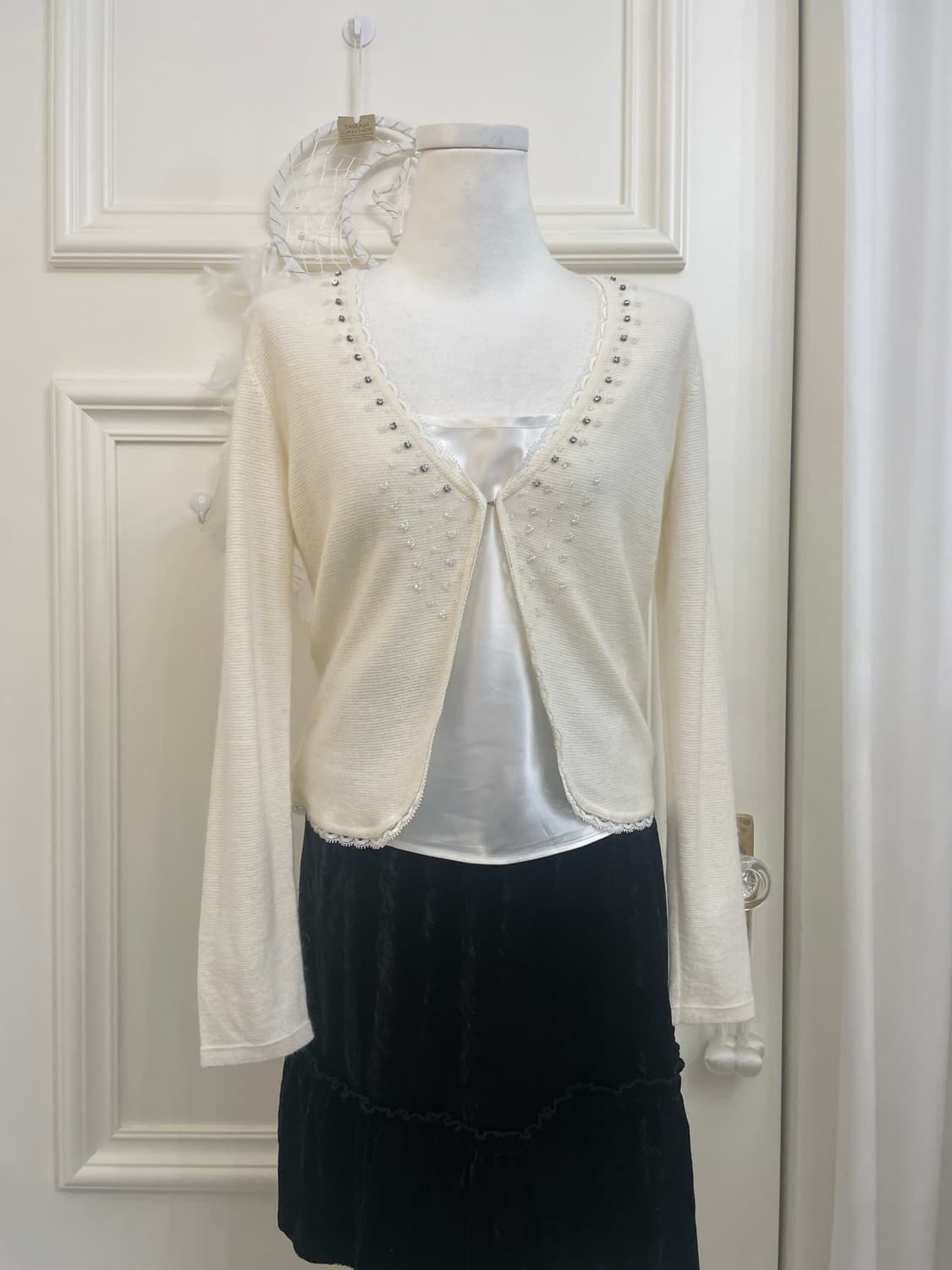 cream white beads point one button cardi 상품이미지1
