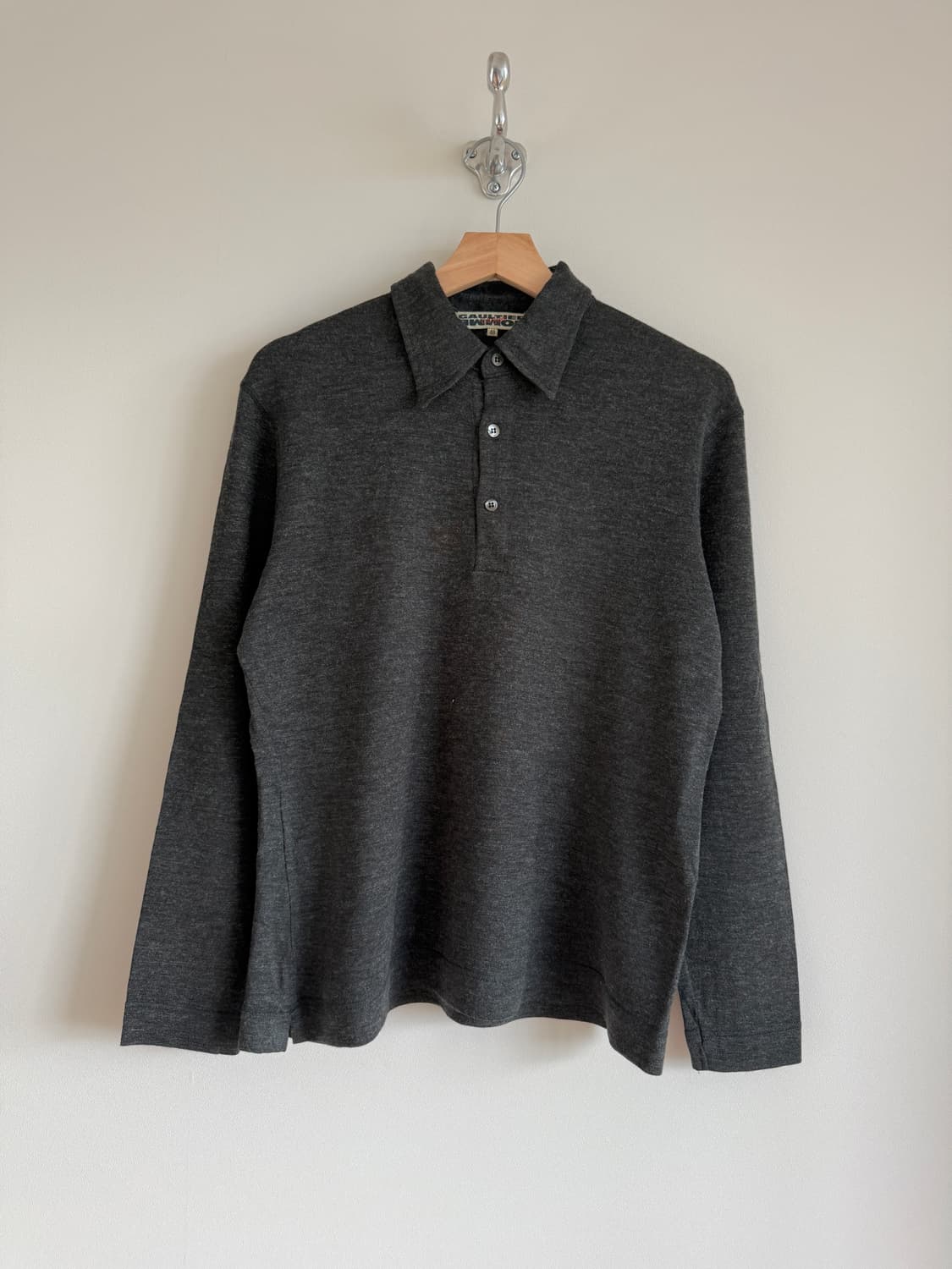 장 폴 고티에 옴므 카라 롱슬리브 상품이미지1