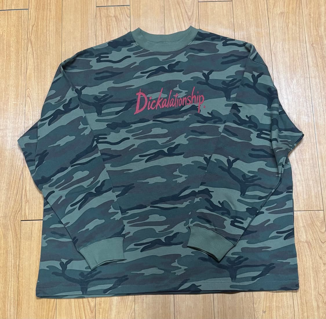 에모스탠스클럽 카모플라쥬 크루넥 슬리브 우드랜드 카모 상품이미지3