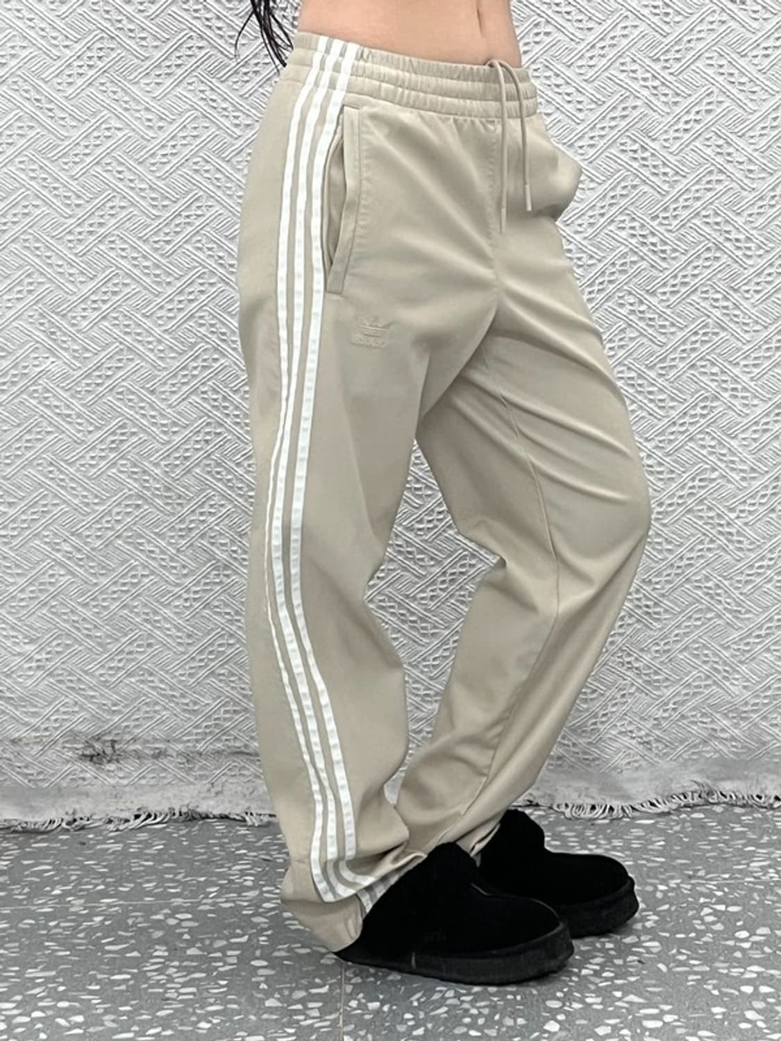 아디다스 스트릿 캐주얼 레더 가죽 삼선 밴딩 트랙팬츠 XS C10760 상품이미지1