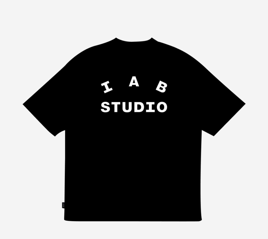 아이앱 스튜디오 반팔 티셔츠 블랙 25 S/S 상품이미지1