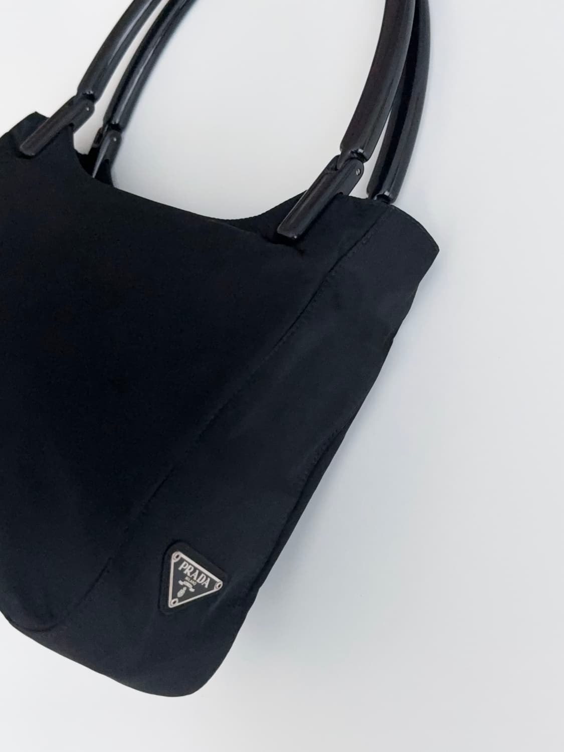 프라다 나일론 사이드 로고 호보백 상품이미지2