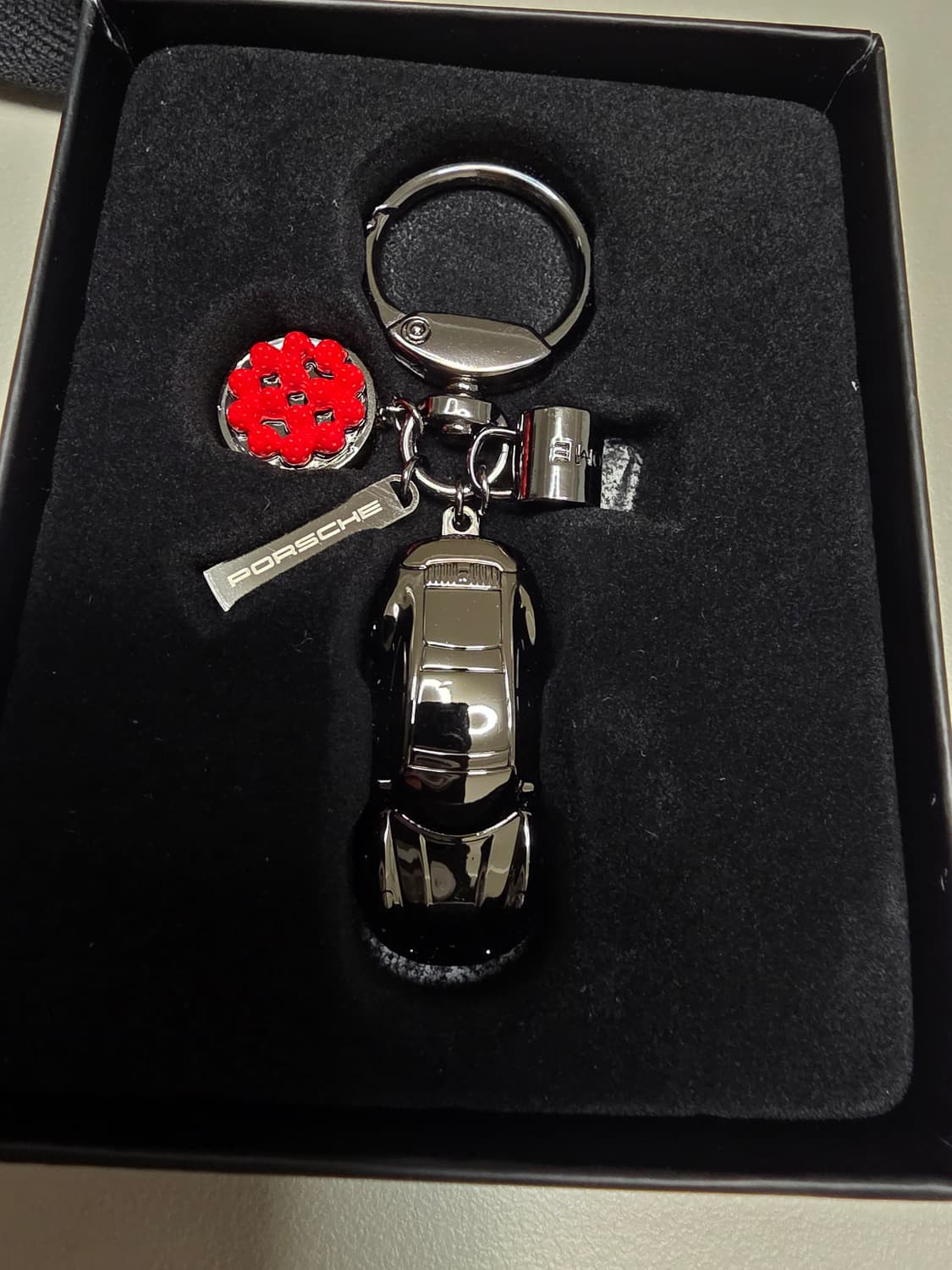 투썸  x  포르쉐 차량 키링 블랙 (새상품) 상품이미지1