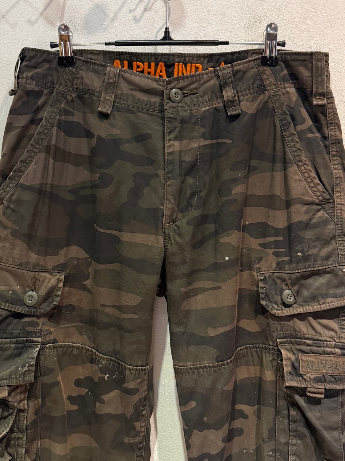 Alpha Industries Camo Cargo Pants (34) 상품이미지4