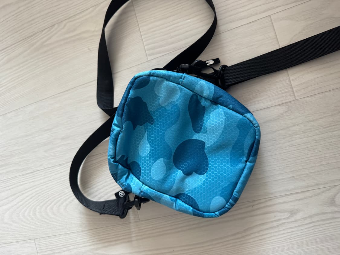 BAPE 청계 블루 미니 크로스백 상품이미지2