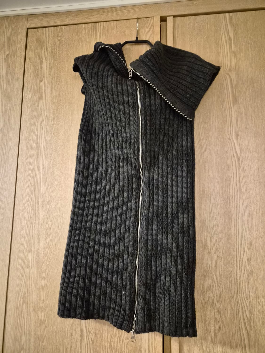 롱지퍼 니트베스트 상품이미지1