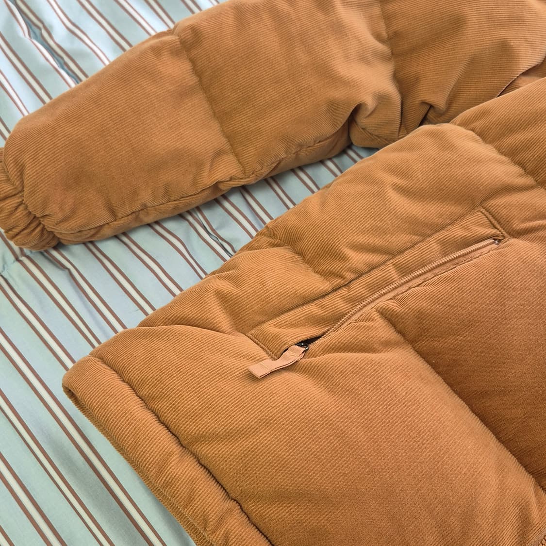 노스페이스 1996 레트로 눕시 패딩 아몬드 버터 상품이미지8