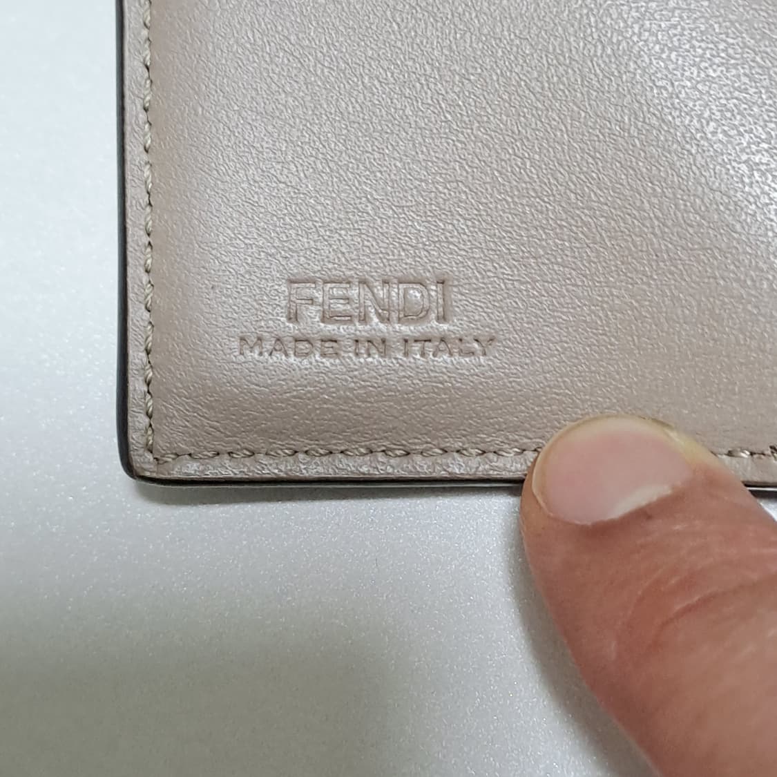 [100%/정품] 펜디 트리폴드 가죽 반지갑, 펜디지갑,펜디반지갑 상품이미지5