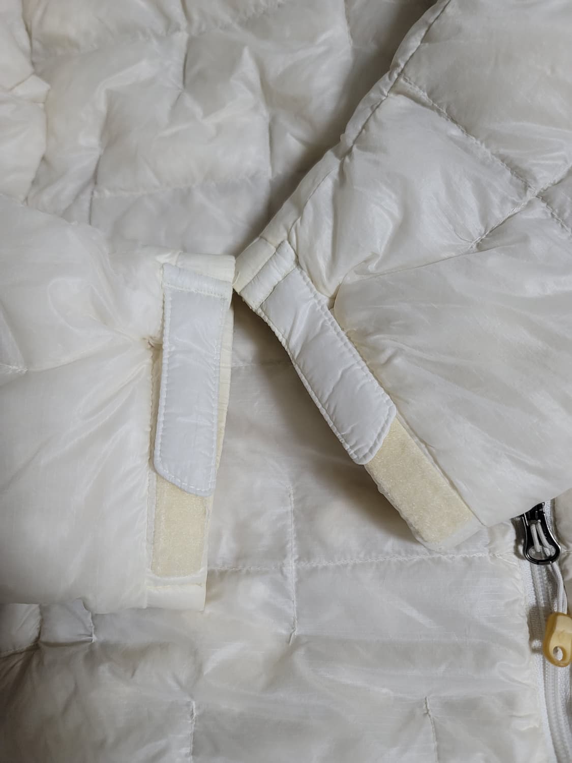 플라즈마 1000 경량패딩 아이보리 105사이즈 상태극상
 상품이미지5