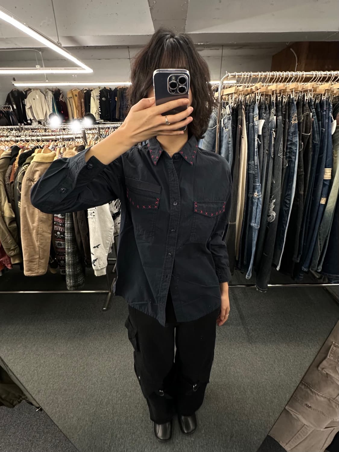 S)Rodeo Crowns 빈티지 레드 자수 포인트 모터사이클 블랙 셔츠 상품이미지3