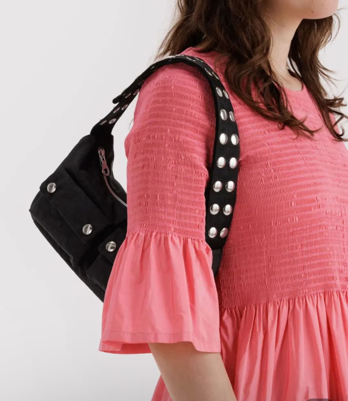 바쿠 X 몰리고다드 카고숄더백 Baggu 팝퍼 스트랩 블랙 상품이미지1