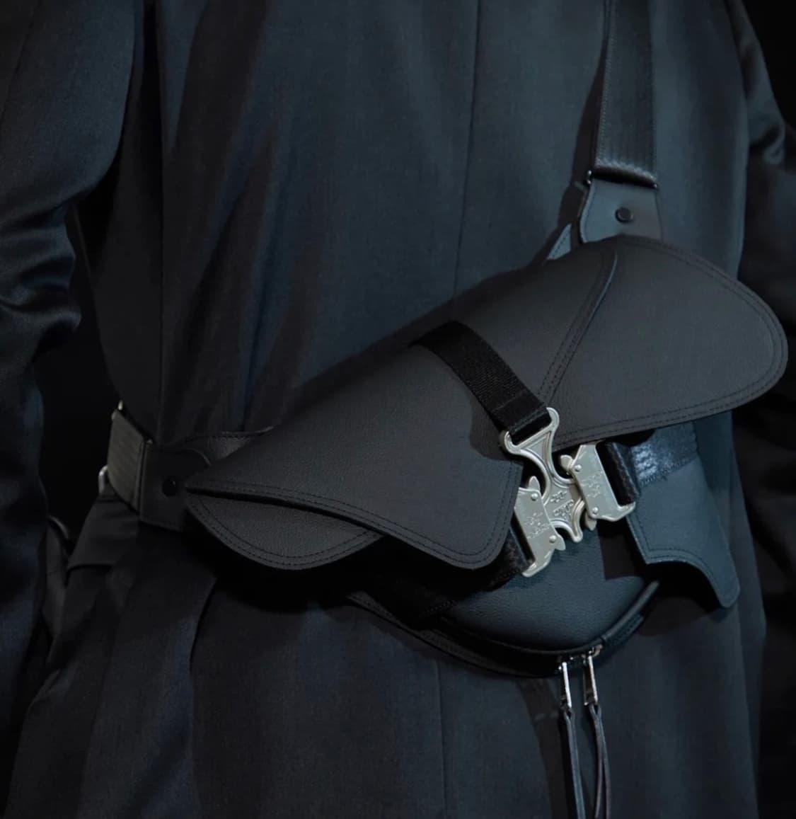 이우가마카라스 크로스 버클백 풀 구성 상품이미지3