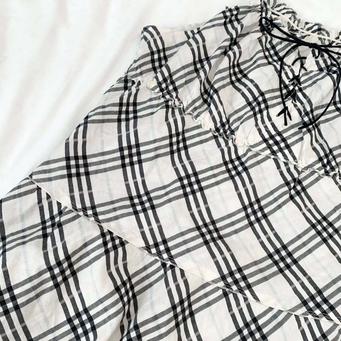 Burberry 파스텔x블랙 아일렛 슬리브리스 상품이미지3