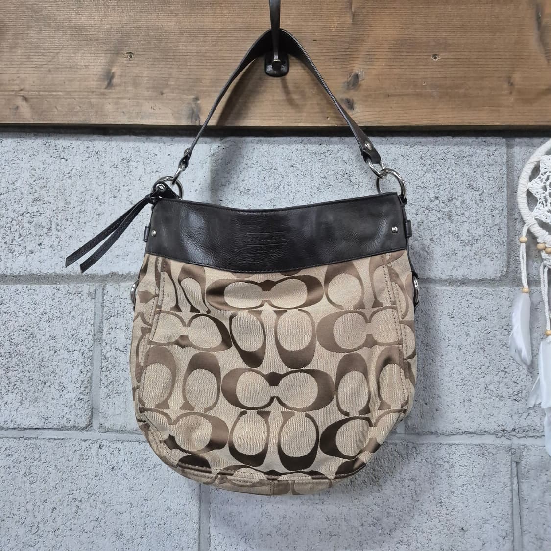 코치 시그니처 캔버스 호보백 상품이미지1