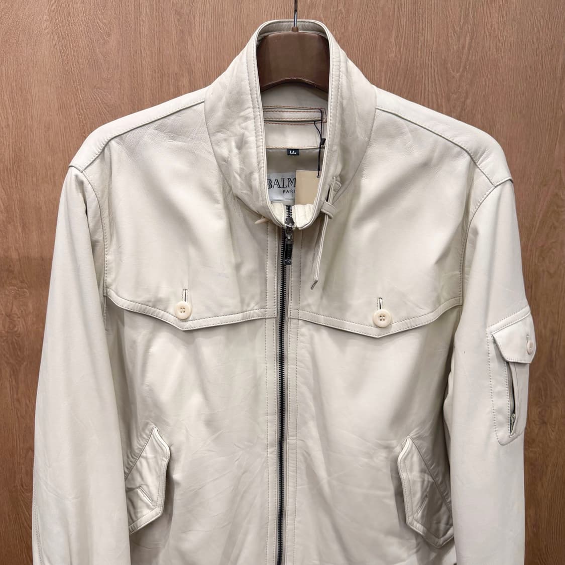 발망 하이넥 레더 집업 자켓 웨스턴 요크 디테일 레귤러핏 아이보리 상품이미지4