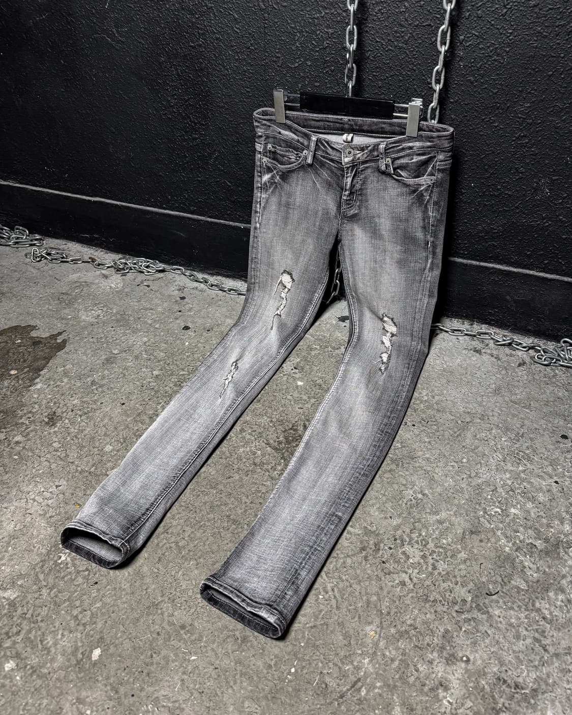 Gray Wash & Damaged Denim Skinny Jeans   상품이미지1