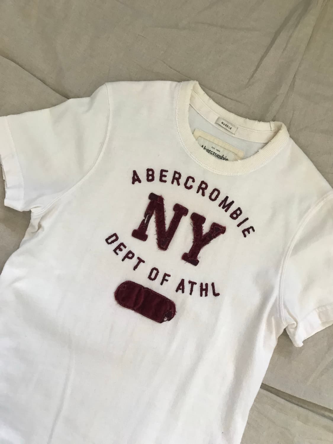 아베크롬비 중앙 자수로고 반팔티 상품이미지6