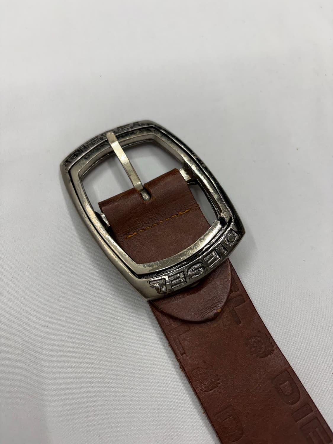 디젤 빈티지 브라운 로고 엠보 레더 벨트 Diesel 상품이미지3