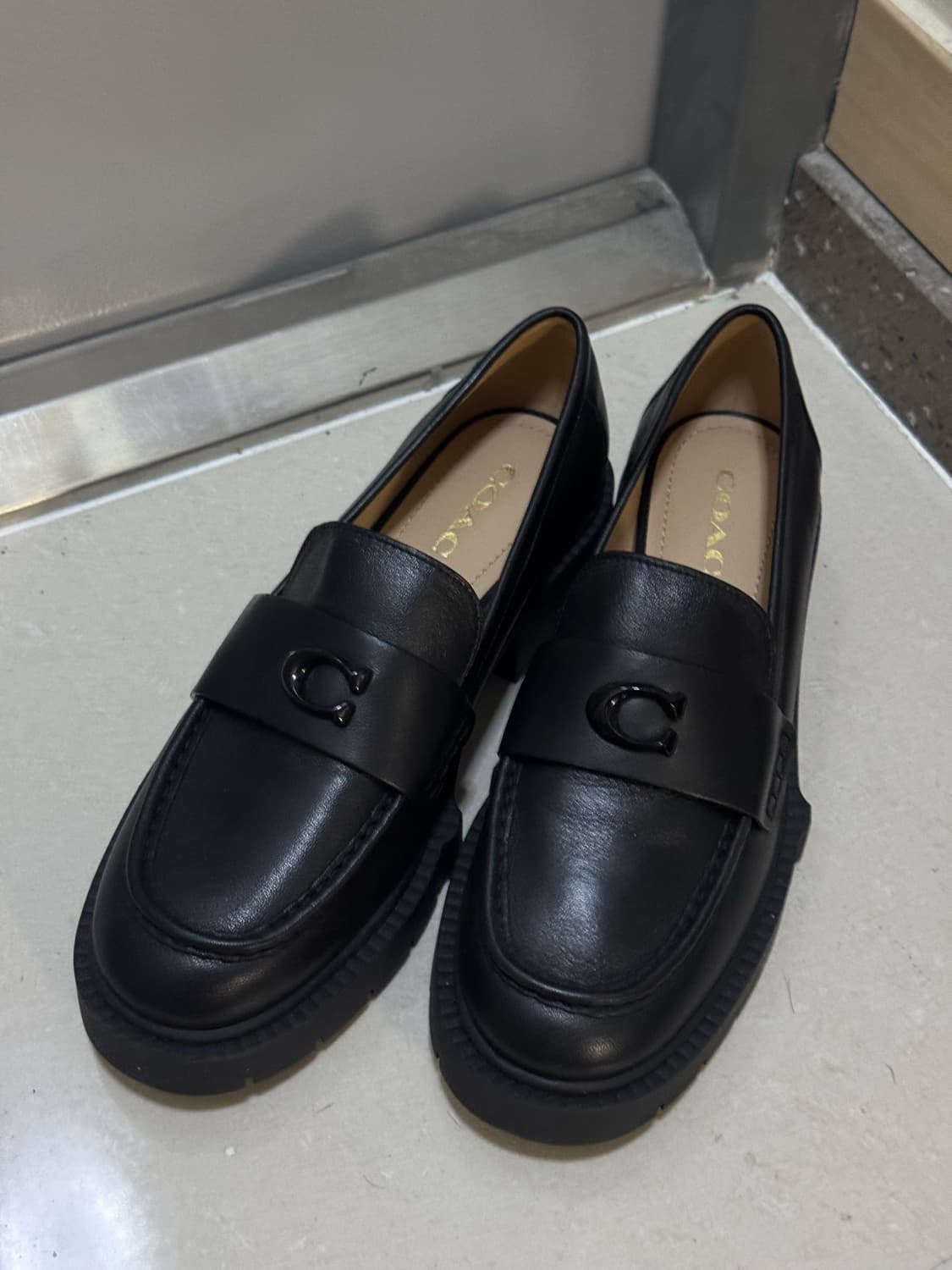 코치 리아 플랫폼 로퍼 CCM07 BLK 상품이미지1