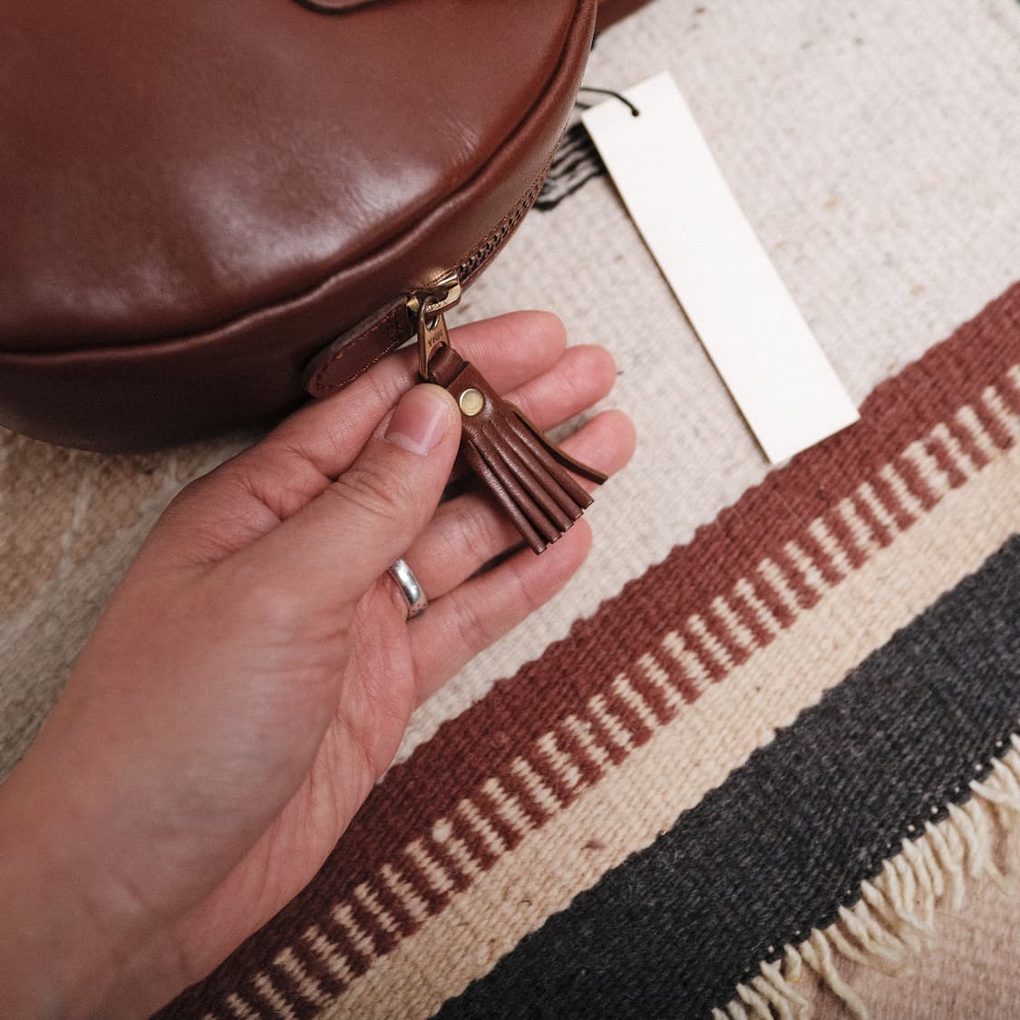 마가렛호웰 올드라벨 레더 스몰 백 상품이미지8