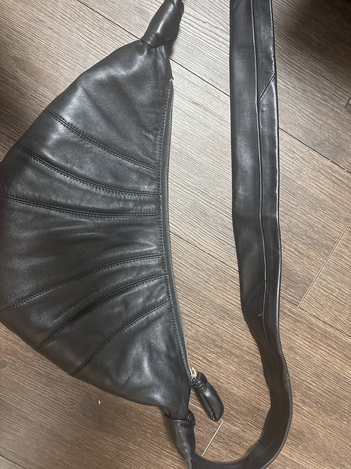 르메르 미디움 크루아상 백 소프트 나파 레더 블랙 상품이미지1